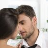 Девушка соблазняет женатого мужчину